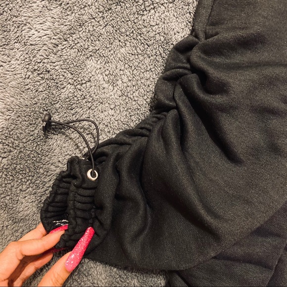 Pretty Little Thing Toggle Joggers - Picture 3 of 4